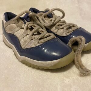 Jordan Kids Shoes in Blue and Cream